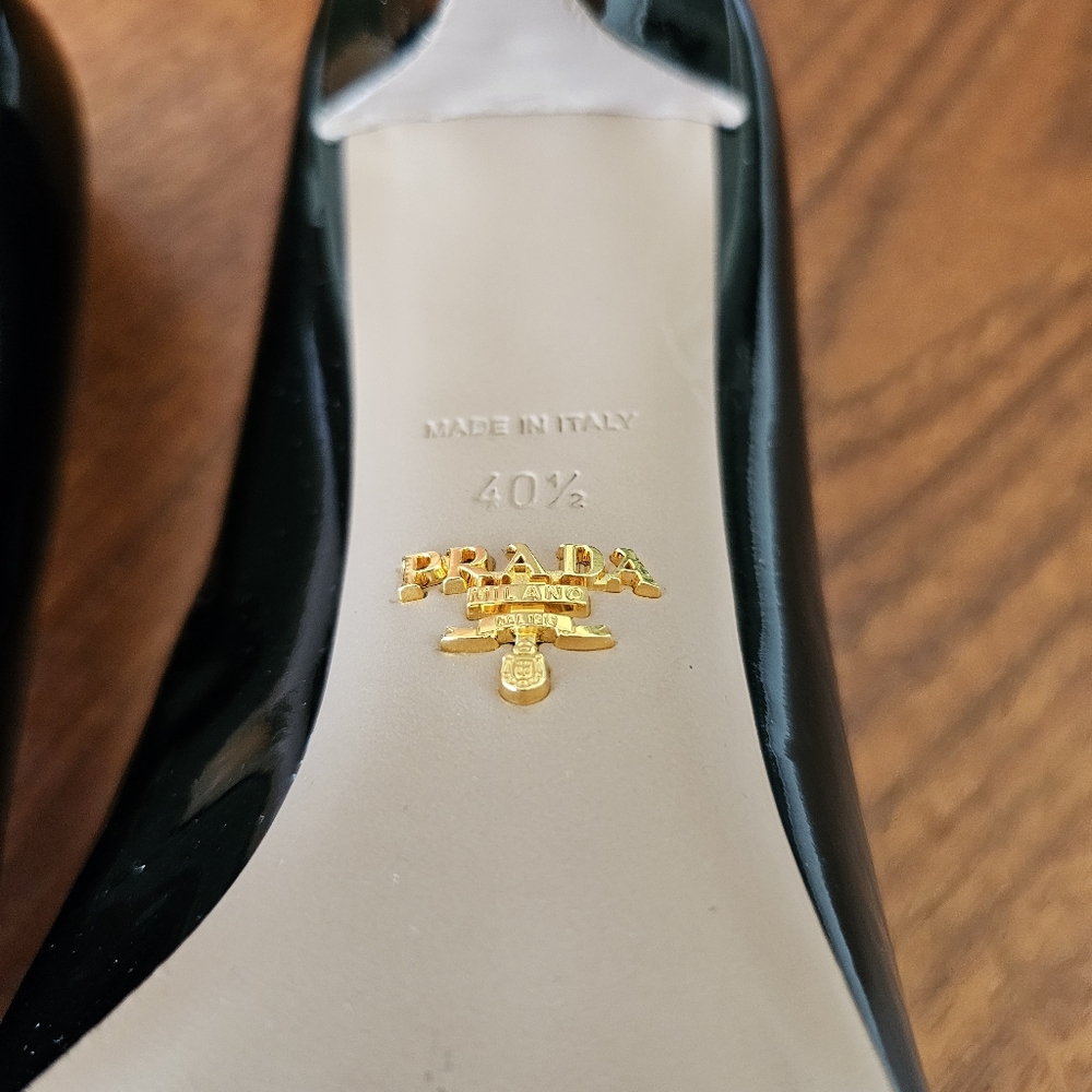 PRADA Black Italian Patent Leather Button Heels Point Toe Sz 40.5 NWOT - Picture 3 of 14